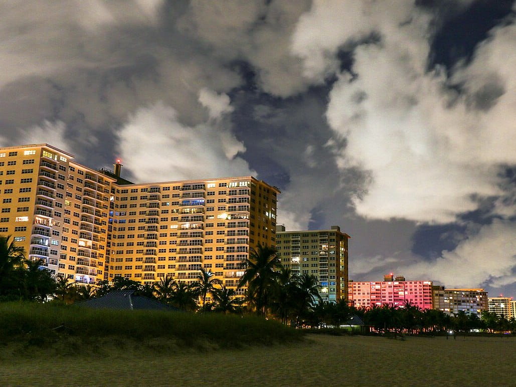 pompano-beach-laundry-pickup-delivery-wash-fold-1 pompano-beach-laundry-pickup-delivery-wash-fold-1